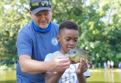 Union Volunteers Help Kansas City Area Youths Catch Their First Fish